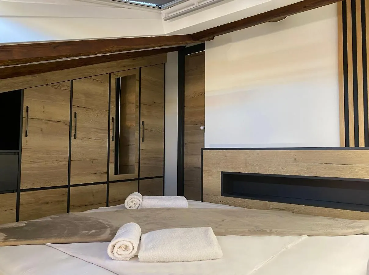 Castropola Views With Private Parking Apartment